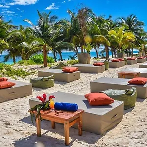 Mia Tulum Beachfront Resort - Ocean View Suites And Beach Club טולום